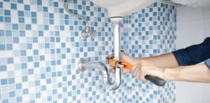 plumber doing leakage repair